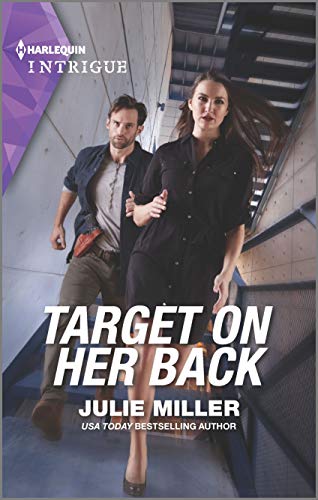 Beispielbild fr Target on Her Back (Harlequin Intrigue) zum Verkauf von Gulf Coast Books