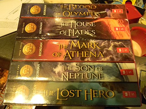 9781338045017: The Heroes Of Olympus - The Complete Series [Boxed Set] [Newest Set]