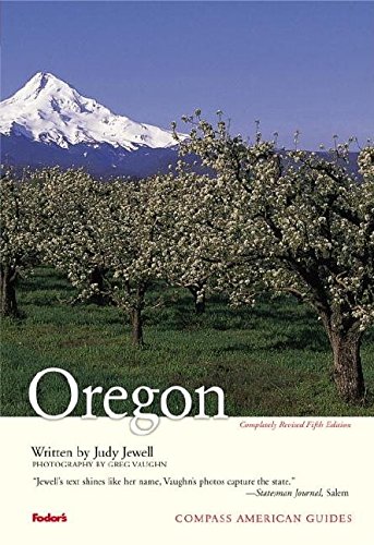 Imagen de archivo de Compass American Guides: Oregon, 5th Edition a la venta por Better World Books: West