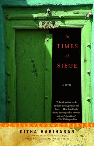 9781400033379: In Times of Siege: A Novel (Vintage Contemporaries)