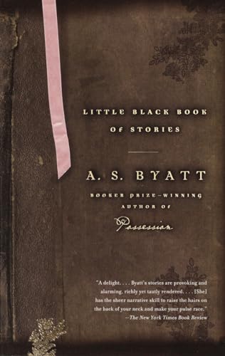 9781400075607: Little Black Book of Stories (Vintage International)