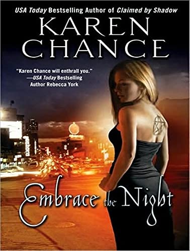 9781400138197: Embrace the Night (Cassandra Palmer, 3)