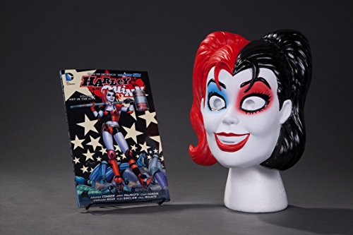 Beispielbild fr Harley Quinn Book & Mask Set zum Verkauf von Books From California