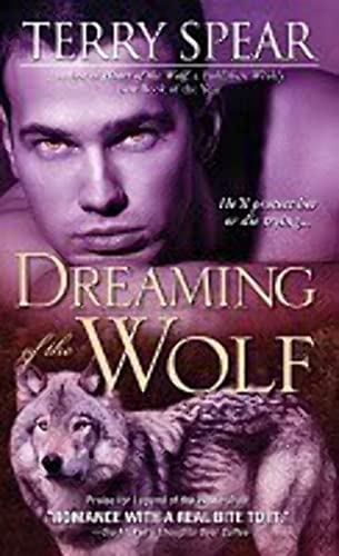 9781402245558: Dreaming of the Wolf