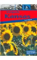 9781403446541: Uniquely Kansas (Heinemann State Studies)