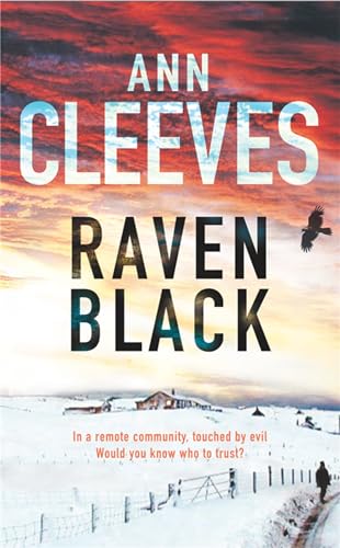 9781405054720: Raven Black (Shetland Island Quartet)