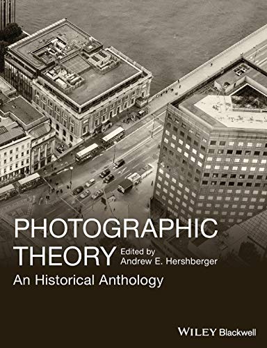 Imagen de archivo de Photographic Theory a la venta por ThriftBooks-Dallas