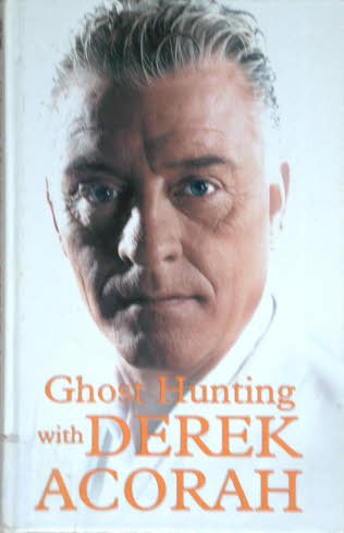 Beispielbild fr Ghost Hunting with Derek Acorah (Large Print) zum Verkauf von WorldofBooks