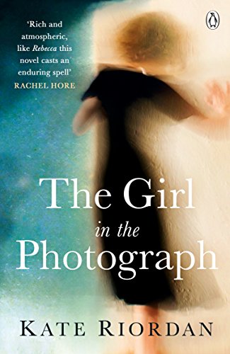 9781405917421: The Girl In The Photograph - Format B