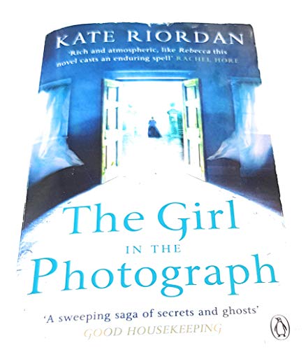 Beispielbild fr The Girl in the Photograph zum Verkauf von WorldofBooks