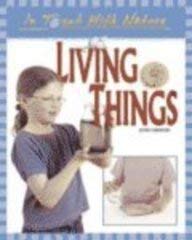 Beispielbild fr Living Things zum Verkauf von Better World Books