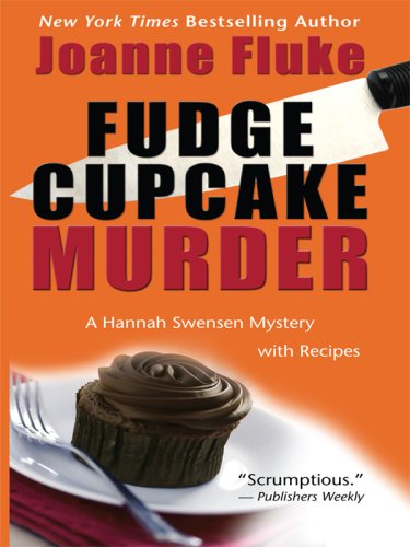 Stock image for Fudge Cupcake Murder: A Hannah Swensen Mystery (Thorndike Press Large Print Mystery Series) for sale by WorldofBooks