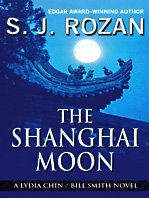 9781410415653: The Shanghai Moon