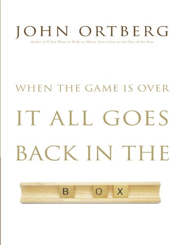 9781410430458: When the Game Is Over, It All Goes Back in the Box (Thorndike Inspirational)