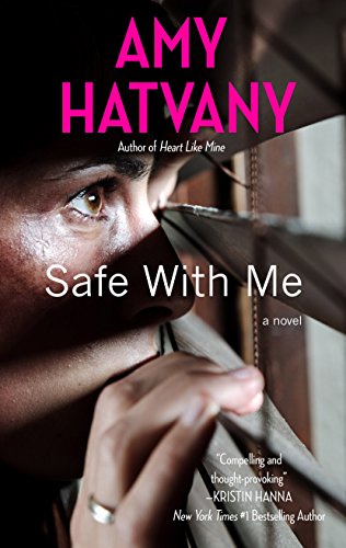 9781410471253: Safe With Me (Thorndike Press Large Print Women's Fiction)