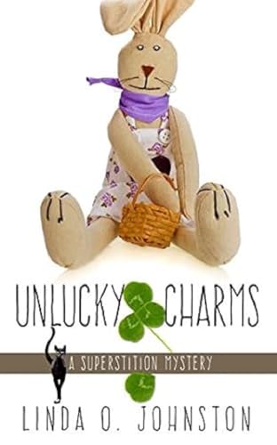 9781410494634: UNLUCKY CHARMS -LP: 3 (Superstition Mystery: Wheeler Publishing Large Print Cozy Mystery)