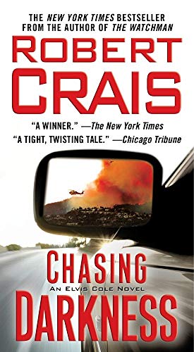 Beispielbild fr Chasing Darkness (Elvis Cole) zum Verkauf von SecondSale