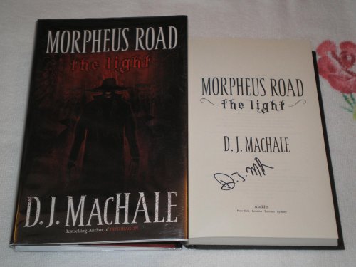 Beispielbild fr The Light (1) (Morpheus Road) zum Verkauf von Wonder Book