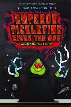 9781419715242: Emperor Pickletine Rides the Bus An Origami Yoda Book