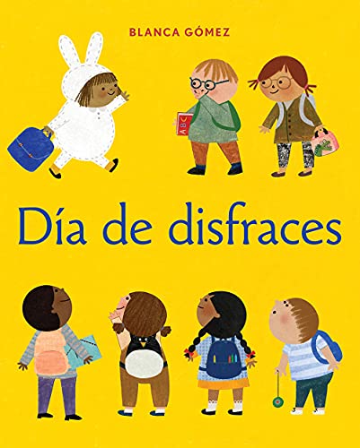 Stock image for Da de disfraces (Dress-Up Day Spanish Edition) for sale by GF Books, Inc.