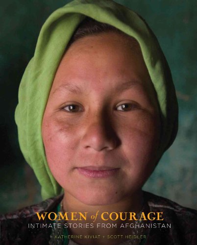 Beispielbild fr Women of Courage: Intimate Stories from Afghanistan zum Verkauf von Antiquariat Armebooks