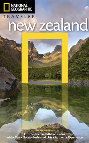 Imagen de archivo de National Geographic Traveler: New Zealand, 3rd Edition a la venta por KuleliBooks