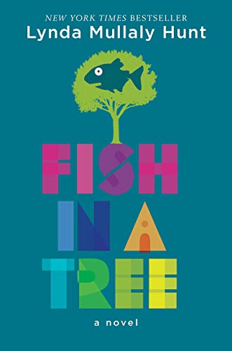 Imagen de archivo de Fish in a Tree (Thorndike Press Large Print Mini-collections) a la venta por More Than Words