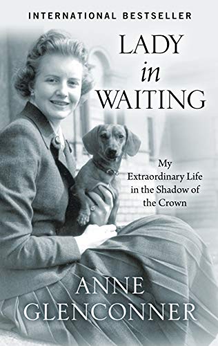 Beispielbild fr Lady in Waiting: My Extraordinary Life in the Shadow of the Crown (Thorndike Press Large Print Biographies & Memoirs) zum Verkauf von SecondSale