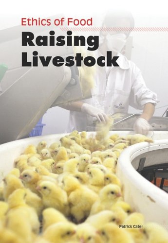 Imagen de archivo de Raising Livestock a la venta por Better World Books