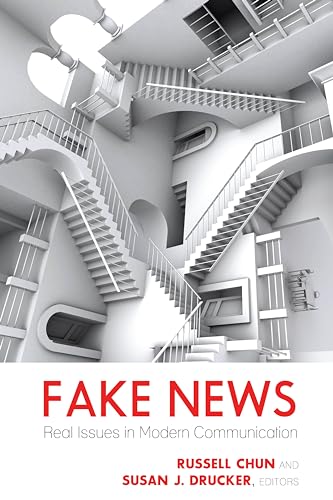 Imagen de archivo de Fake News Real Issues in Modern Communication 26 Mass Communication Journalism a la venta por PBShop.store US