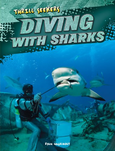 Imagen de archivo de Diving with Sharks a la venta por Better World Books