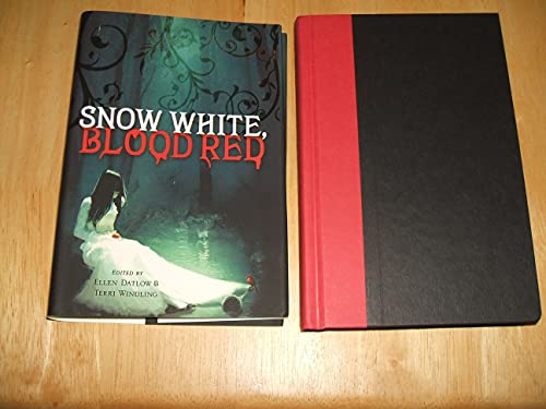 Beispielbild fr Snow White Blood Red zum Verkauf von Better World Books