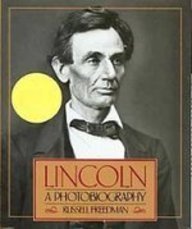 Beispielbild fr Lincoln: A Photobiography zum Verkauf von Better World Books