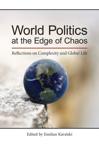 Imagen de archivo de World Politics at the Edge of Chaos: Reflections on Complexity and Global Life a la venta por Revaluation Books