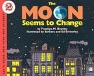 Beispielbild fr The Moon Seems to Change (Let'sreadandfindout Science Book) zum Verkauf von Better World Books