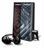 Imagen de archivo de First Thrills: High-Octane Stories from the Hottest Thriller Authors [With Earbuds] (Playaway Adult Fiction) a la venta por The Yard Sale Store