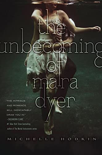Beispielbild fr The Unbecoming of Mara Dyer: Volume 1 (Mara Dyer Trilogy) zum Verkauf von WorldofBooks