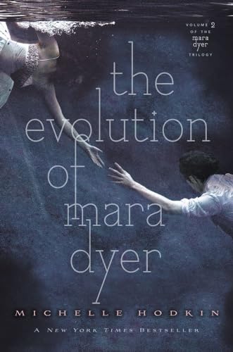 9781442421790: The Evolution of Mara Dyer.