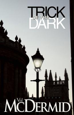 Imagen de archivo de Trick of the Dark a la venta por Better World Books Ltd