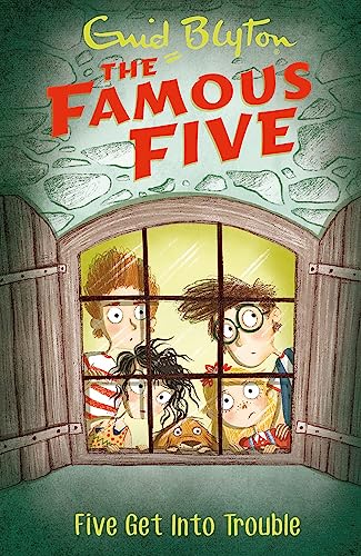 Imagen de archivo de Five Get Into Trouble: Book 8 (Famous Five) a la venta por AwesomeBooks