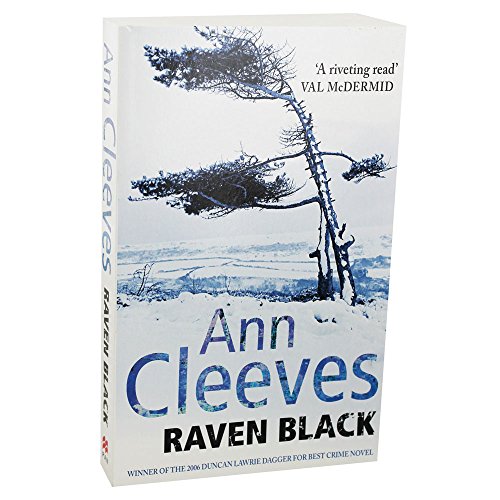 Imagen de archivo de Raven Black a la venta por WorldofBooks