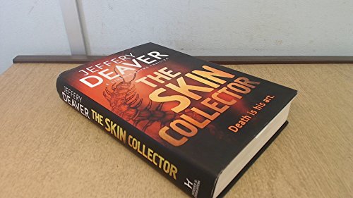 9781455517138: The Skin Collector