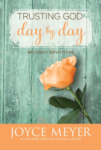 9781455522668: Trusting God Day by Day: 365 Daily Devotions