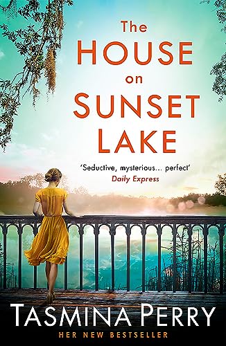 9781472208477: The House on Sunset Lake: A breathtaking novel of secrets, mystery and love