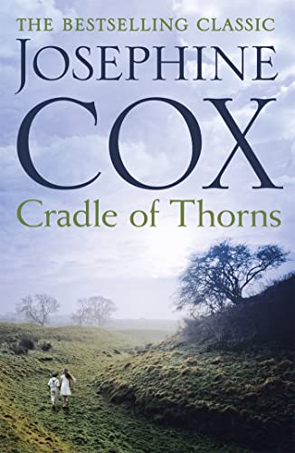 Imagen de archivo de Cradle of Thorns : A Spell-Binding Saga of Escape, Love and Family a la venta por Better World Books