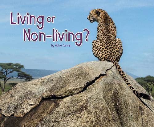 Stock image for Life Science: Living or Non-Living? (Pebble Plus: Life Science) for sale by medimops