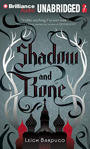 Imagen de archivo de Shadow and Bone (The Grisha Trilogy, 1) a la venta por HPB-Ruby