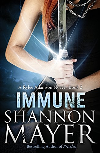 9781484054178: Immune: A Rylee Adamson Novel (Book 2): Volume 2