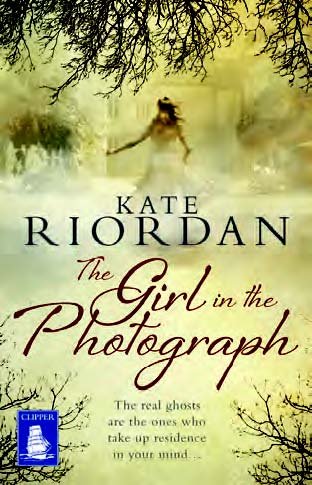 Beispielbild fr The Girl in the Photograph zum Verkauf von Better World Books Ltd