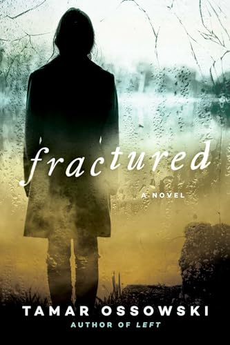 Imagen de archivo de Fractured: A Novel a la venta por SecondSale